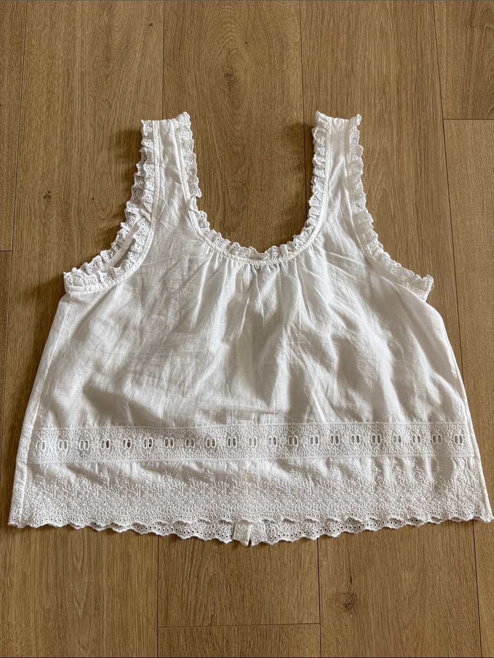 Madewell Embroidered Ruffle Trim Sleeveless Top In Eyelet White sz. S - Picture 5 of 6